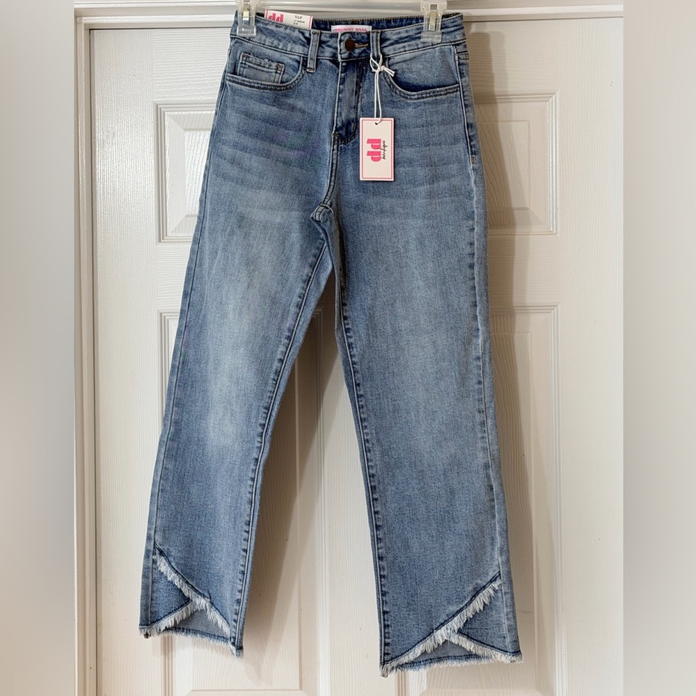 NWT Discount Diva Tulip Hem Jeans | Women’s Light Wash High Rise Denim
